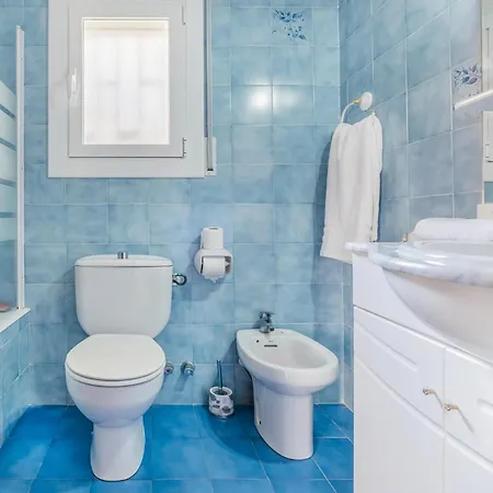 4 Bedroom Amazing In Prázdninový dům *